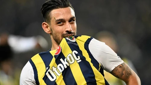 İrfan Can Kahveci Fenerbahçe’de Kaldı! 3 Yıllık İmza Attı