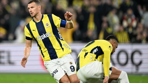 Fenerbahçe, Rizespor'u 3-2 Mağlup Etti! Mourinho Geri Döndü, Dzeko ve En-Nesyri Şov Yaptı