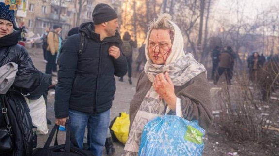 Kiev’in Podil semtine bu sabah füze parçası düştü