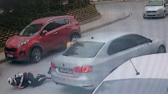 Başakşehir'de motorlu kurye ölümden döndü