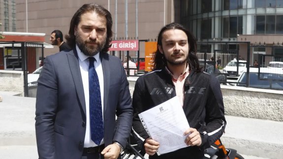 Kadın Sürücüyle Tartışınca Tepki Gören Motosikletli Şikayetçi Oldu