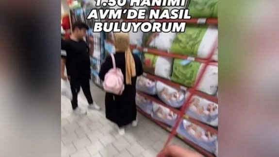 Kısa boylu olan eşini bulmak için öyle bir şey buldu ki..