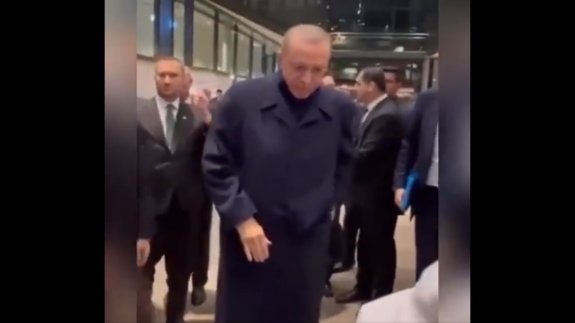 Cumhurbaşkanı Erdoğan çocuklara 200 TL harçlık verdi