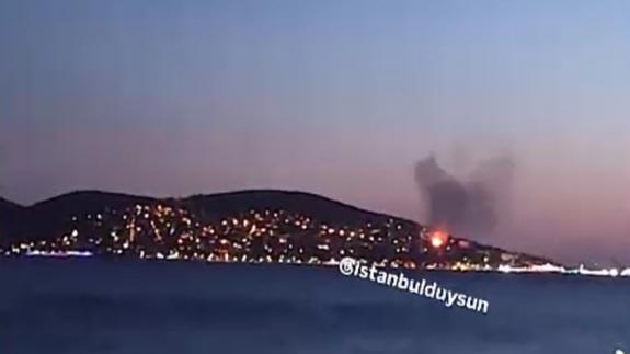 İstanbul’da korkutan görüntü! Büyükada'da yangın çıktı...