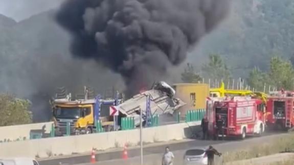 Bolu Dağı'nda feci zincirleme kaza! TIR şoförü yanarak öldü, 6 yaralı