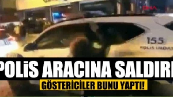 Kadıköy'de göstericiler polis araçlarına saldırdı