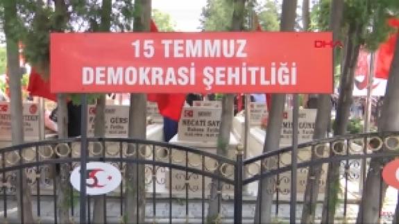 15 Temmuz şehitleri, 'Demokrasi Şehitliği'nde anıldı