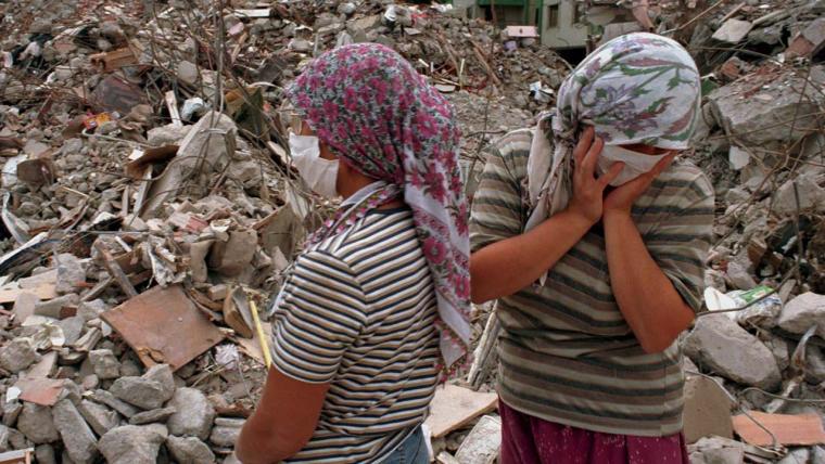 Deprem gerçektir siyaset değildir