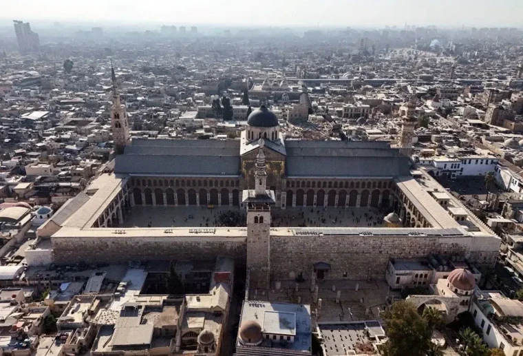 Emevi Camii’ne Namaz Kılmak: Sadece Bir İbadet Değil, Bir Zafer Töreni