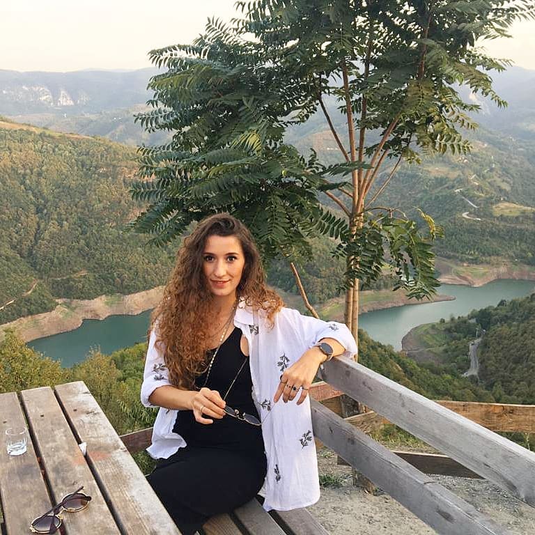 Zuhal Topal'la Yemekteyiz Hanife Özdemir kimdir? Instagram hesabı