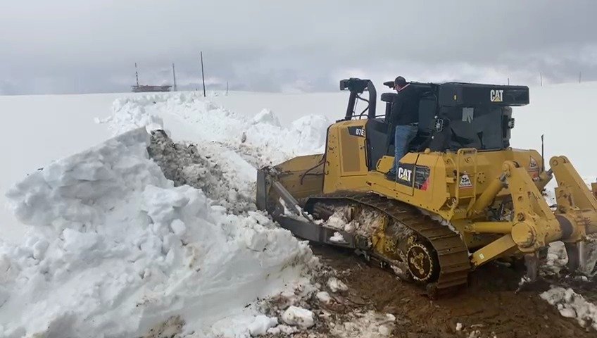 Erzincan'da mayıs ortasında 4 metre kar!