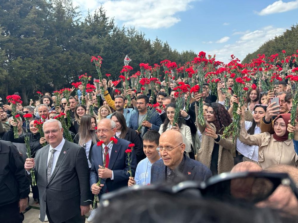 Kılıçdaroğlu, Anıtkabir'i ziyaret etti