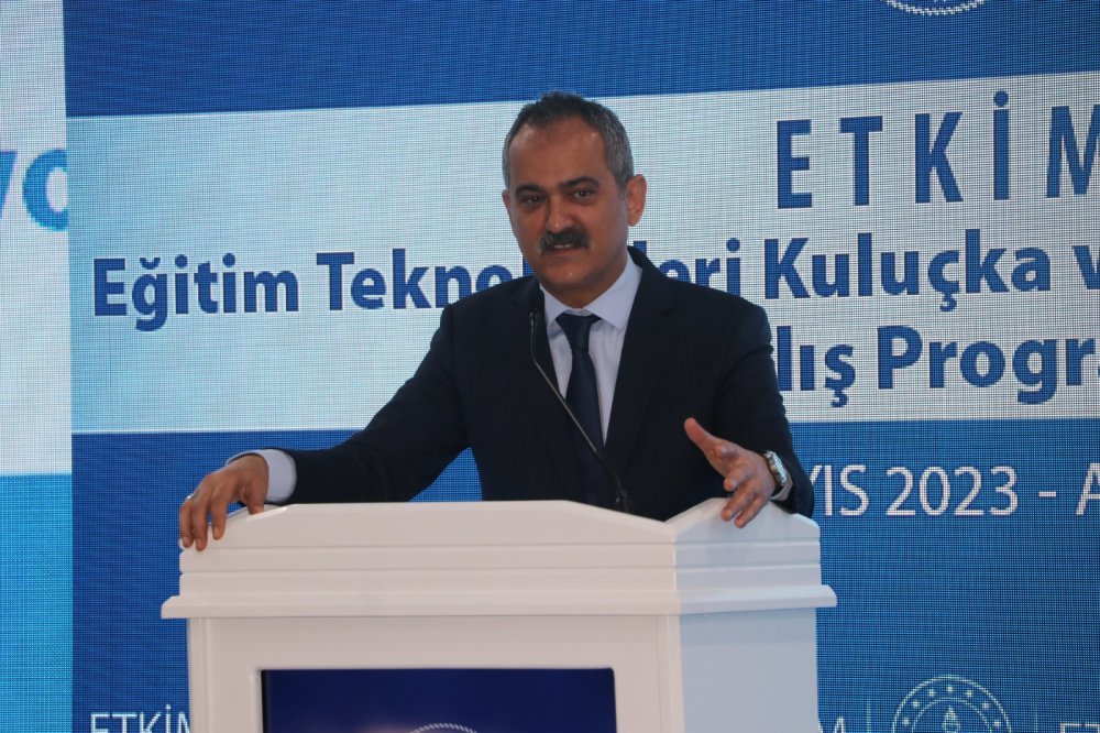 Milli Eğitim Bakanı Özer: Millet iradesini tecelli ettirdi