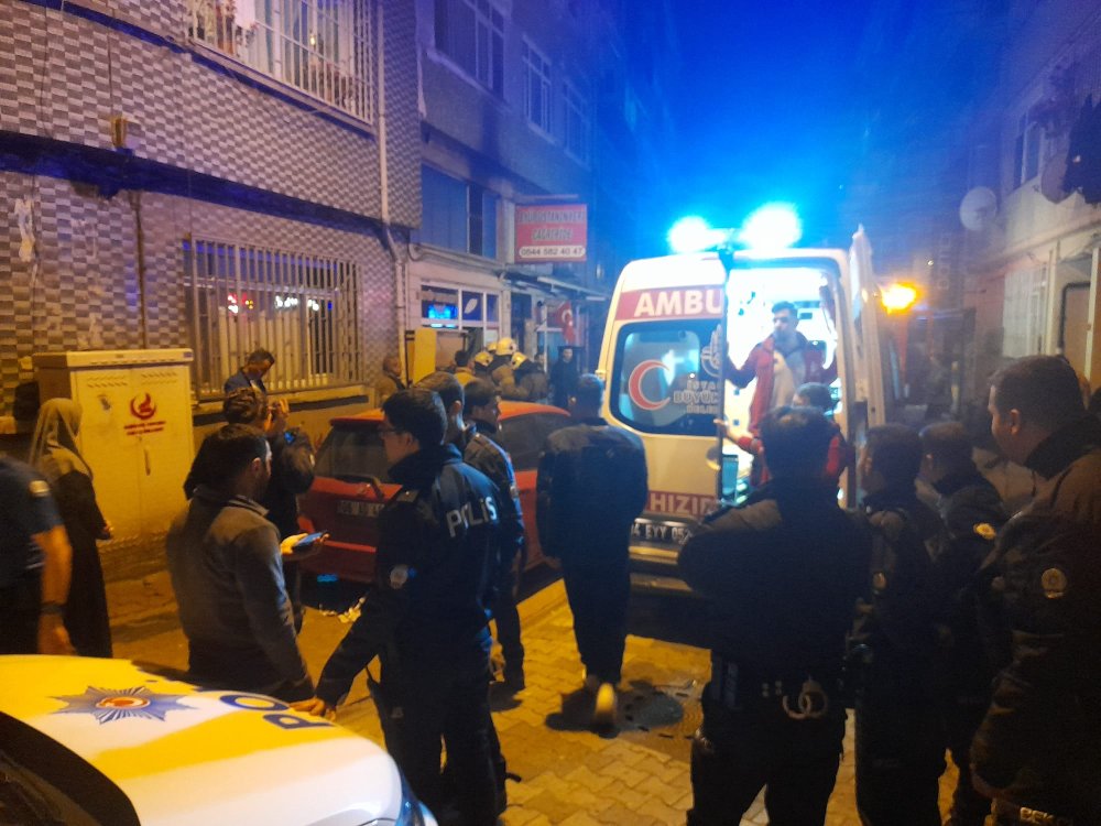 İstanbul Fatih'te yangın çıktı; 6 kişi kurtarıldı