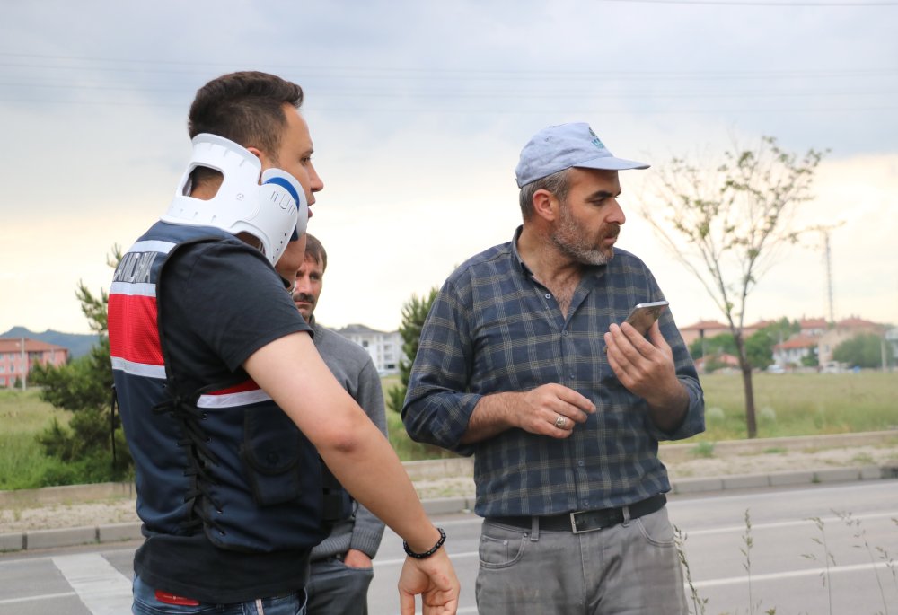 Afyon'da Jandarma midibüsü kaza yaptı: 5 yaralı