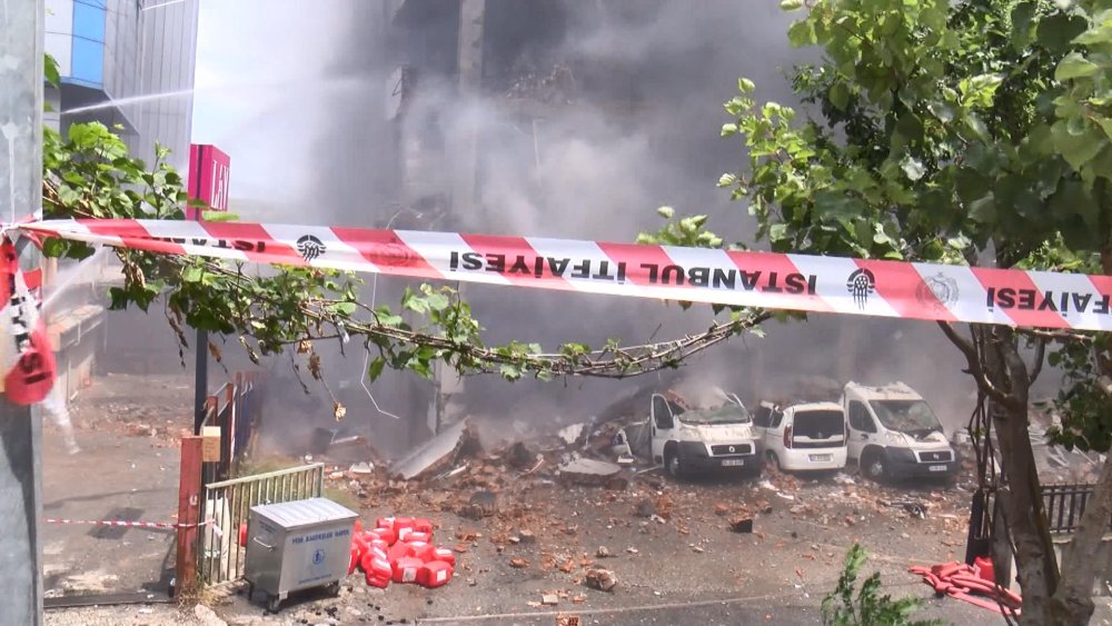 Organize Sanayi Bölgesi'ndeki yangın devam ediyor