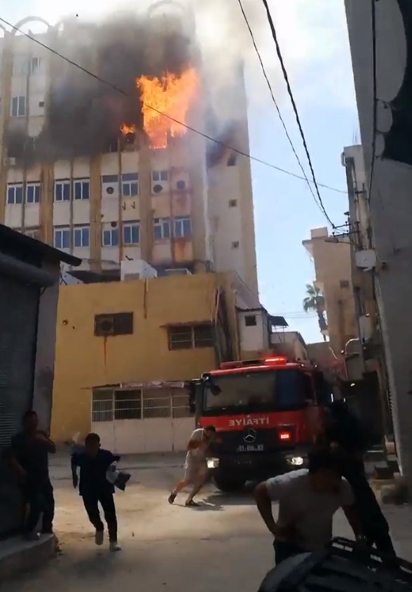 Adana'da bir atölyesinde yangın ve patlama meydana geldi