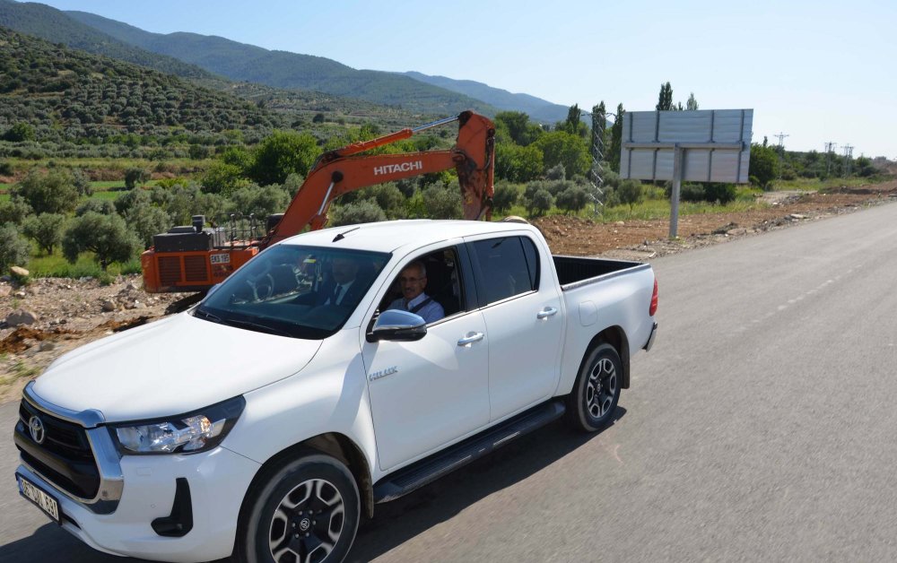 Bakan Uraloğlu, Aydın-Denizli Otoyolu'nda açıklamalarda bulundu