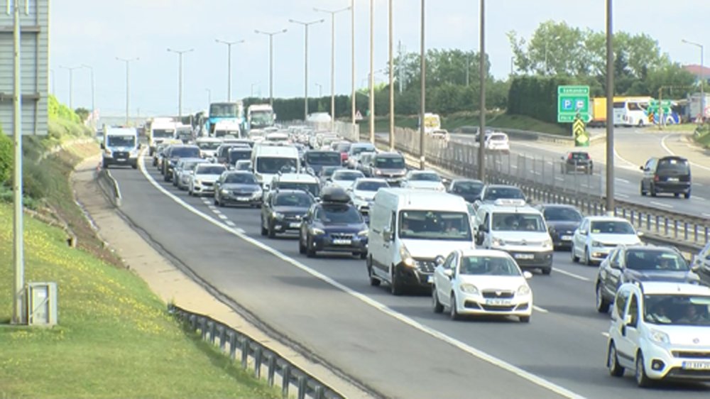 Bayram tatili trafik yoğunluğu sürüyor