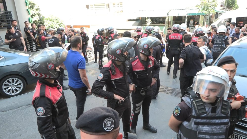 Şişli'de düzenlenen yürüyüşte 2 kişi gözaltına alındı