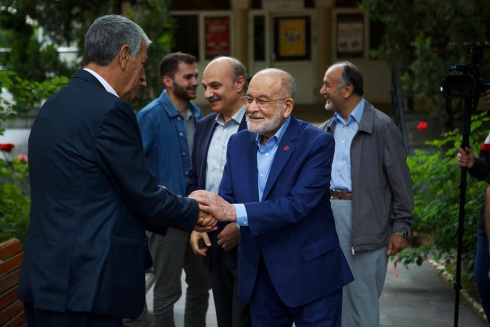 Temel Karamollaoğlu, bayram namazını Ankara'da kıldı