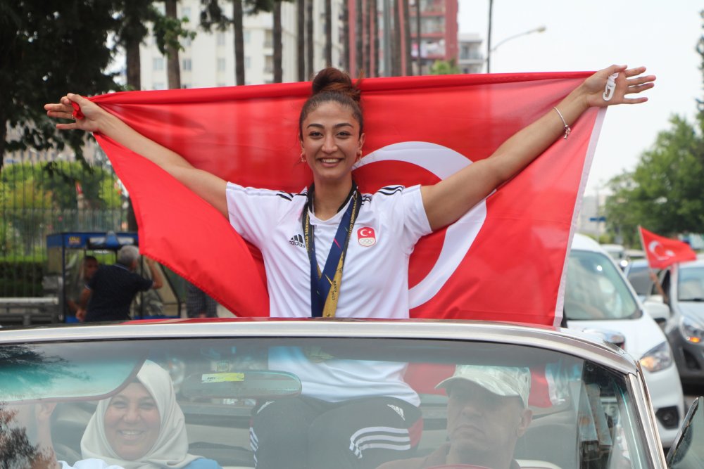 Dünya şampiyonu Nafia Kuş çocukluk hayalini gerçekleştirdi