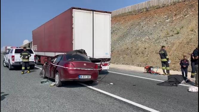 Erzincan'da kaza: 2 ölü, 3 yaralı