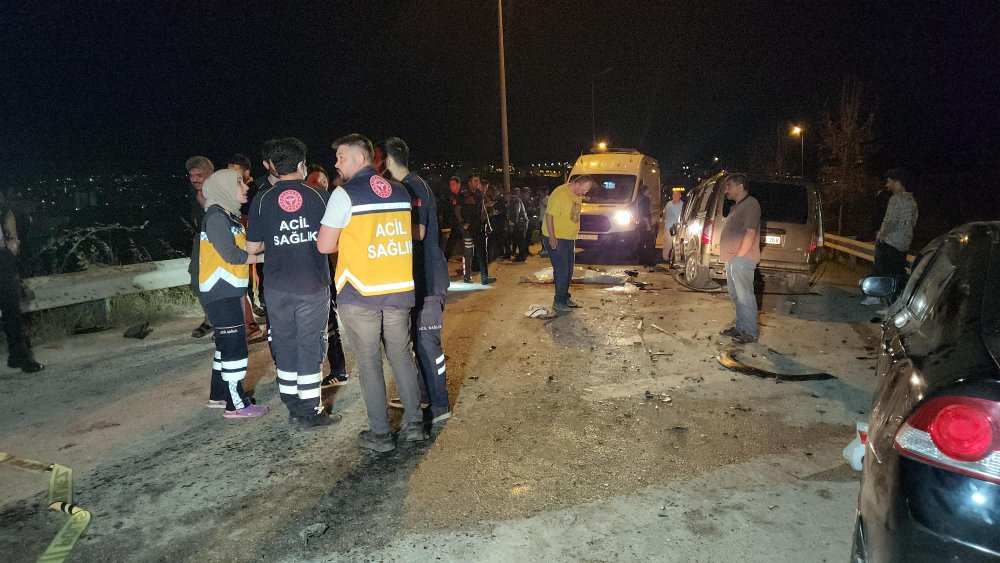 Düzce'de trafik kazası: 2 ölü, 11 kişi yaralı