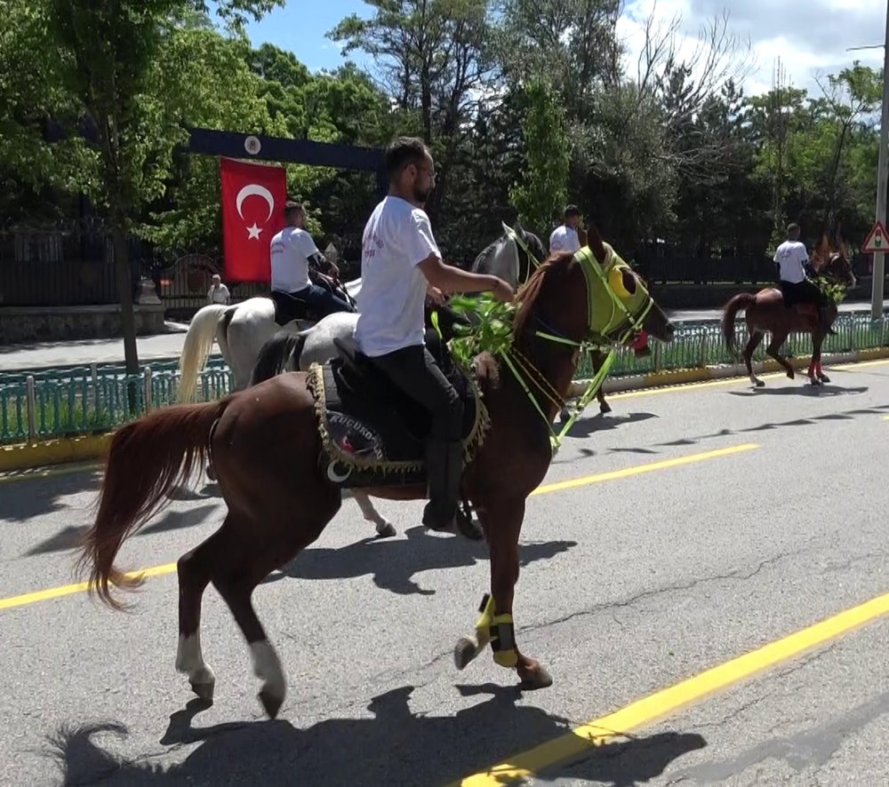 Atatürk'ün Erzurum'a gelişinin 104. yılı kutlandı