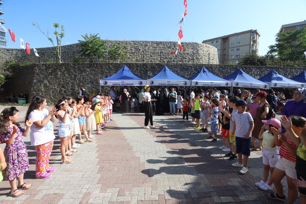 Kartal’da çocuklar mahalle şenliklerinde buluşmaya başladı