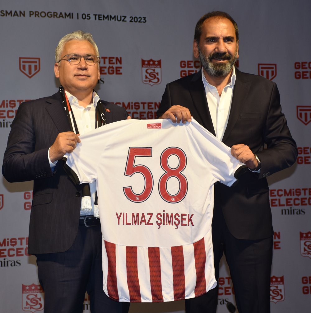 Sivasspor yeni sezon formalarını tanıttı