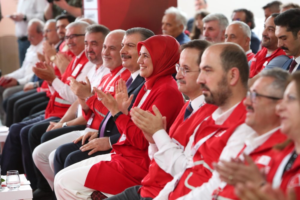 İlk kadın Kızılay başkanından ilk açıklama