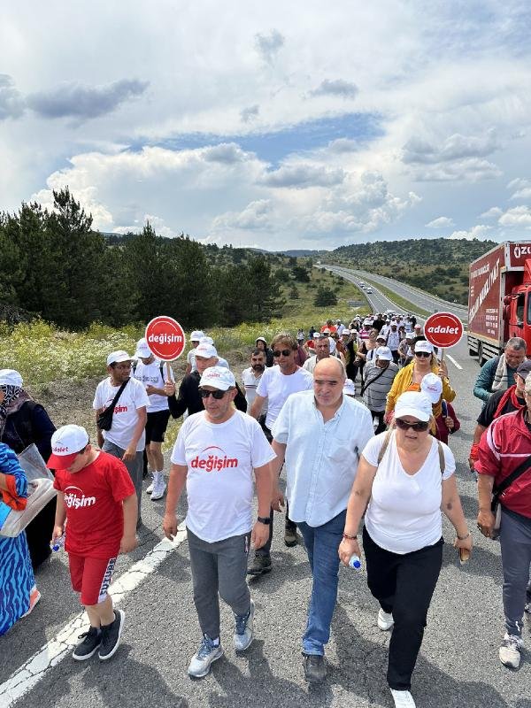 Tanju Özcan: İmamoğlu adım atmakta geç kalıyor