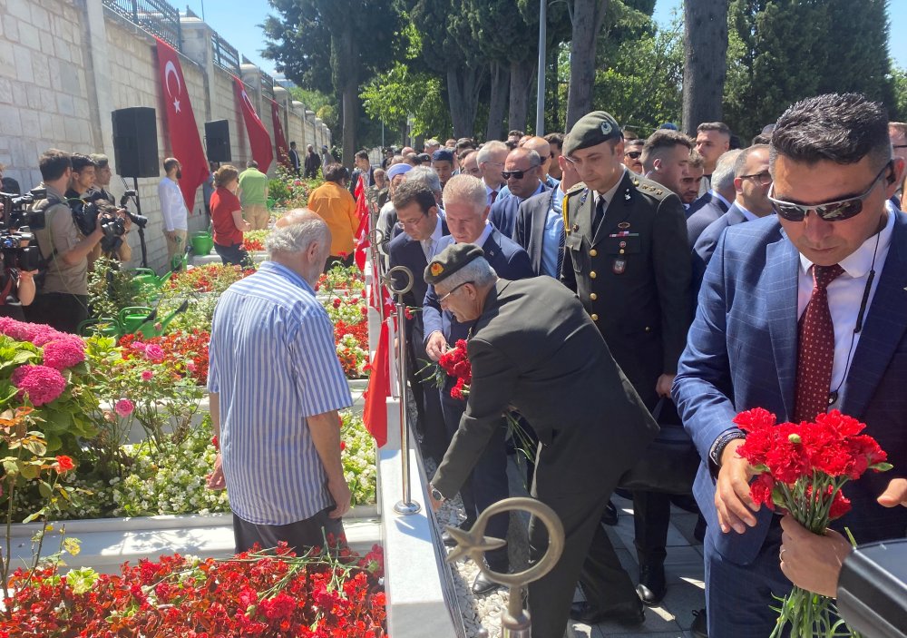 Edirnekapı'da 15 Temmuz Şehitliği'nde anma töreni