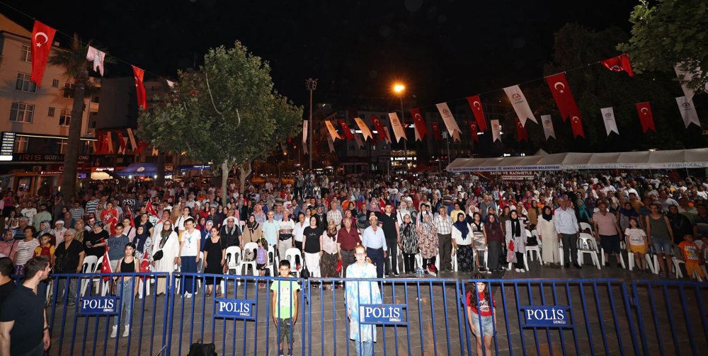 Denizli'de 15 Temmuz 7'nci yıldönümünü kutladı