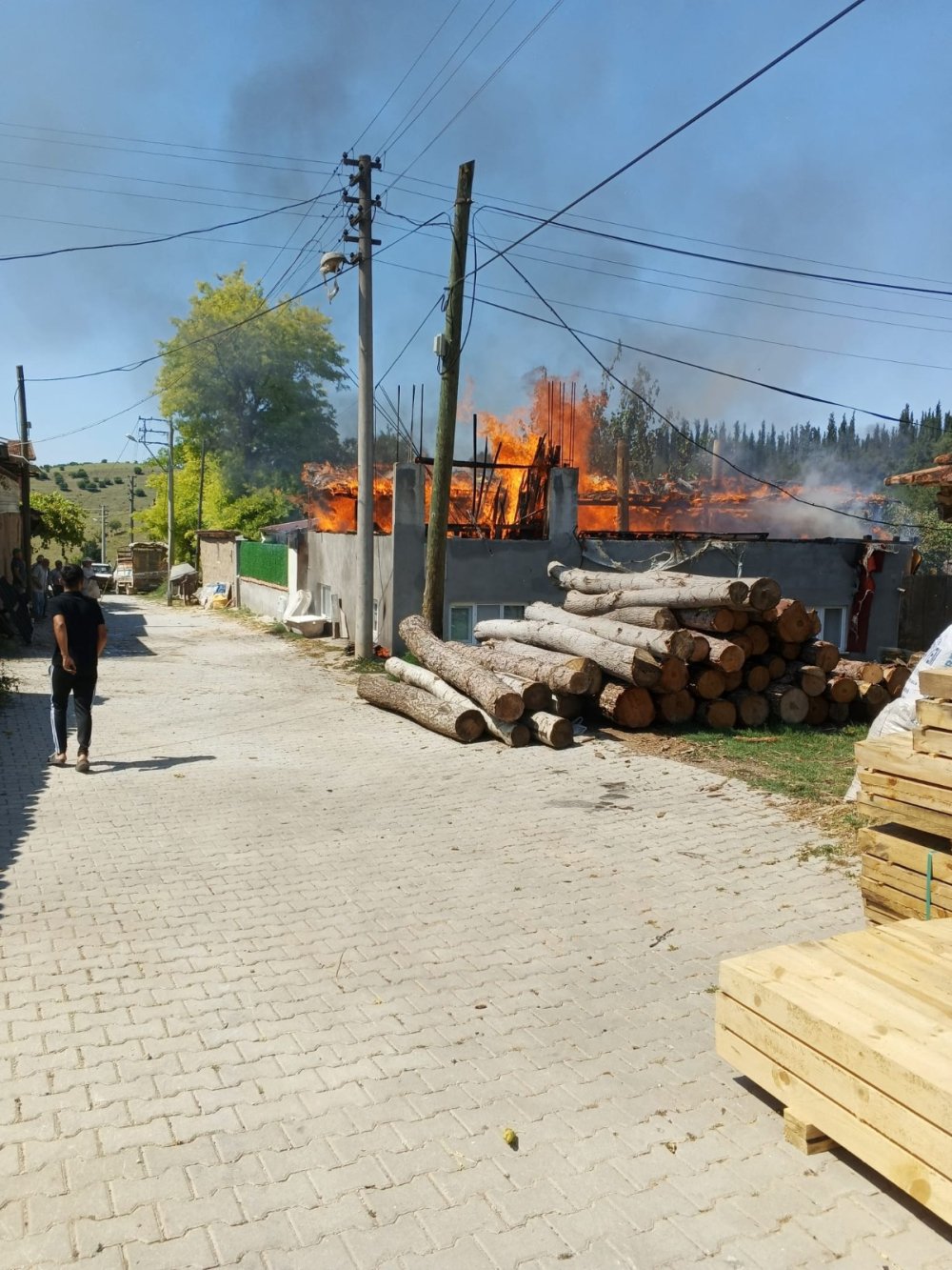 Ev alma komşu al atasözü gerçek oldu