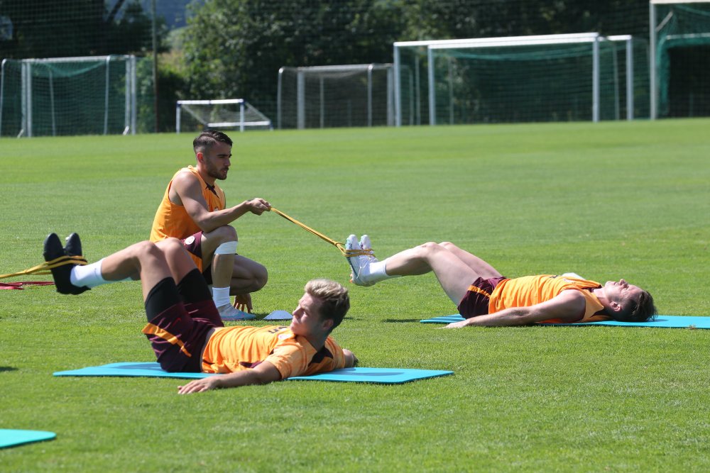 Galatasaray’da yeni sezon antrenmanla hızla devam ediyor