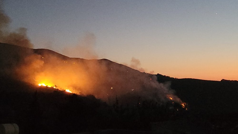 Hatay'da orman yangını! Gece görüşlü helikopter devrede