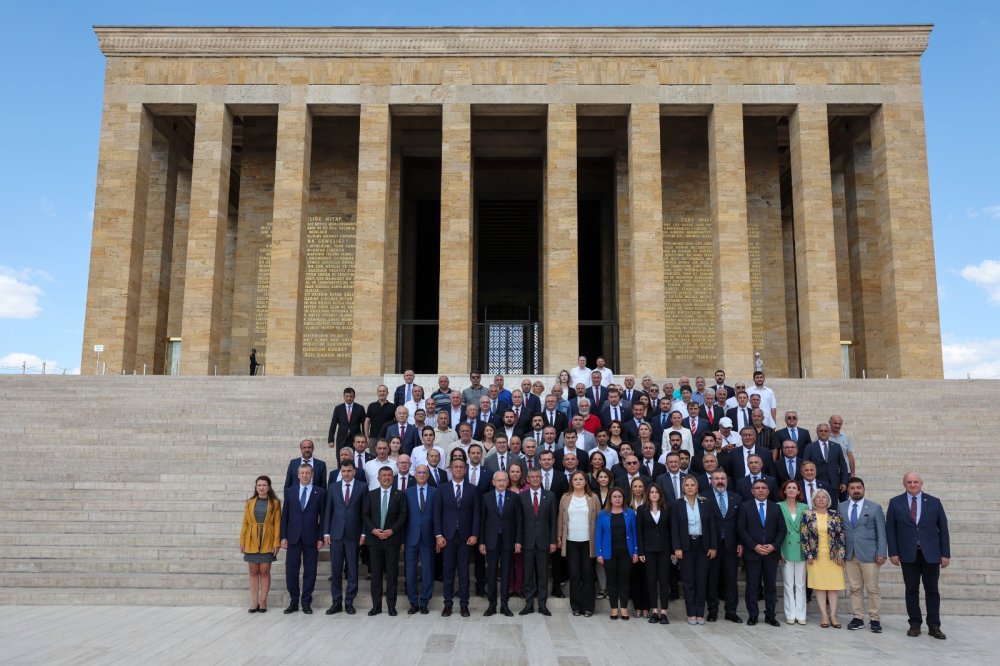 Kılıçdaroğlu, Anıtkabir'i ziyaret etti