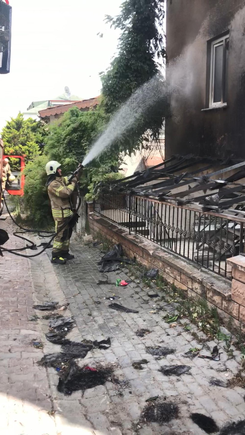 Kentsel dönüşüm için boşaltılan binada yangın