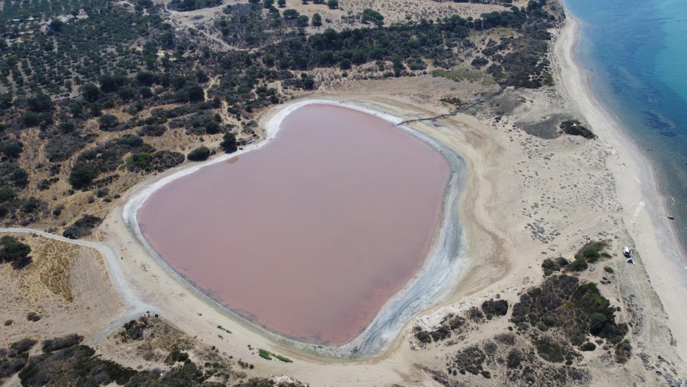 Ziyaretçilerin uğrak noktası oldu: Dünyada 8 pembe gölden birisi