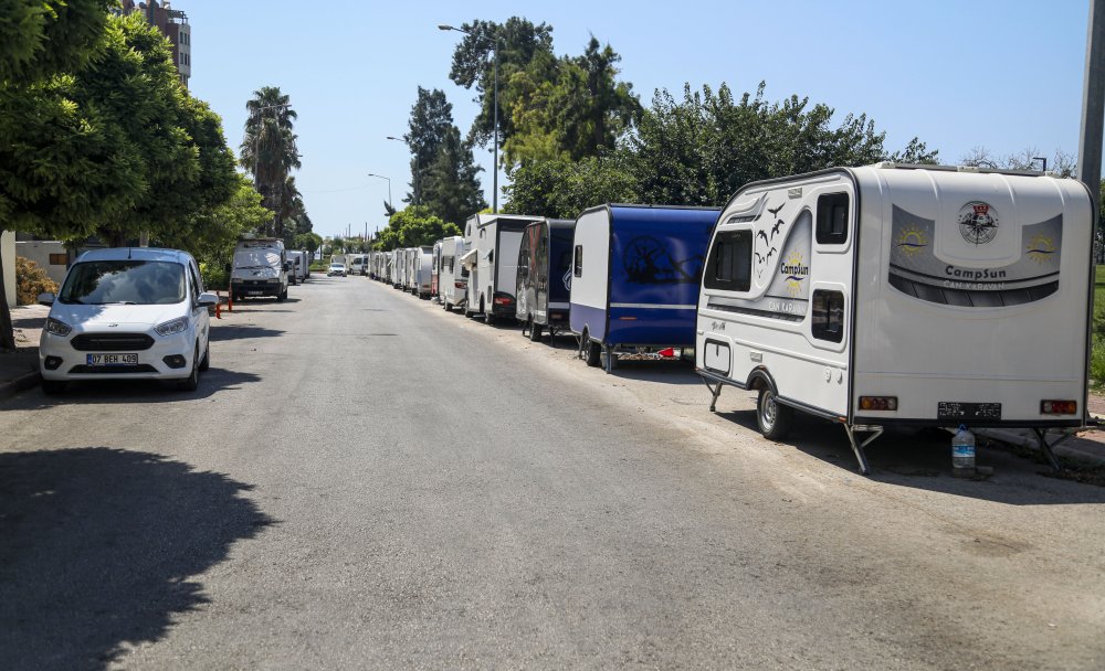 Mahalleli ile karavan sahipleri karşı karşıya: 'Karavan park', 'karavan galeri'ye döndü