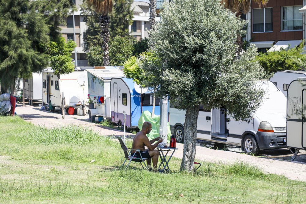 Mahalleli ile karavan sahipleri karşı karşıya: 'Karavan park', 'karavan galeri'ye döndü