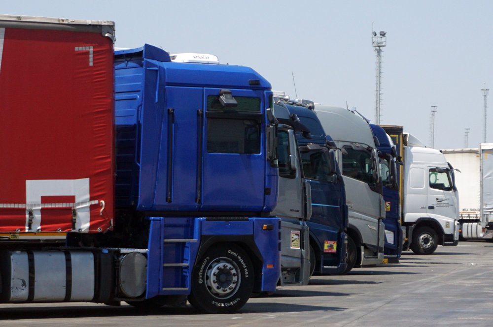 TIR şoförleri diken üstünde: Tehlikeye karşı güvenlik kamerası kurdular