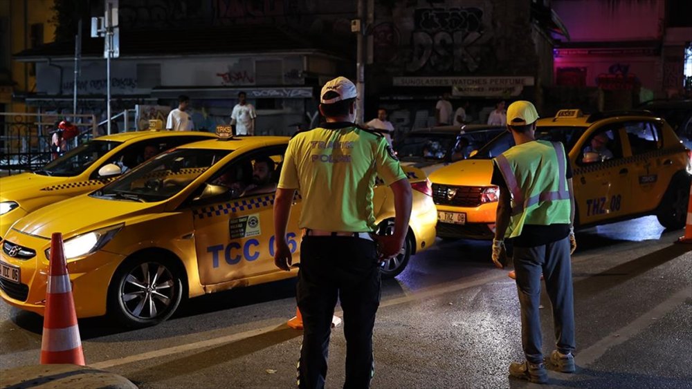 Galata Köprüsü trafiğe kapatıldı