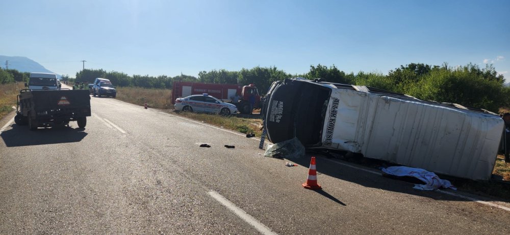 Minibüs ile patpat çarpıştı: 1 ölü, 13 yaralı