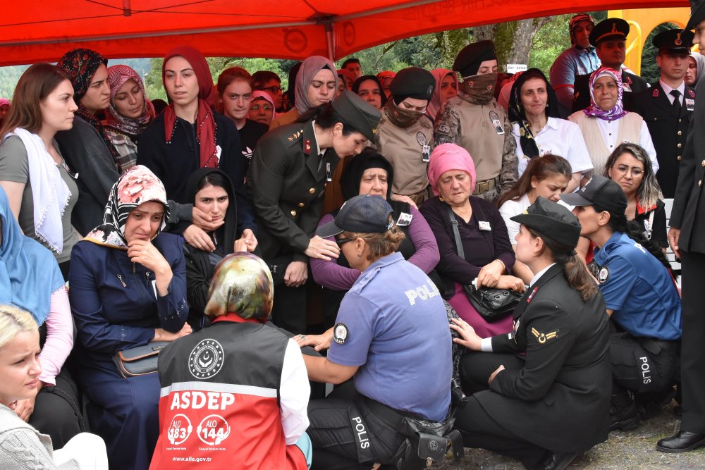 2 gün sonra doğum günüydü...Şehit uzman çavuş, son yolculuğuna uğurlandı