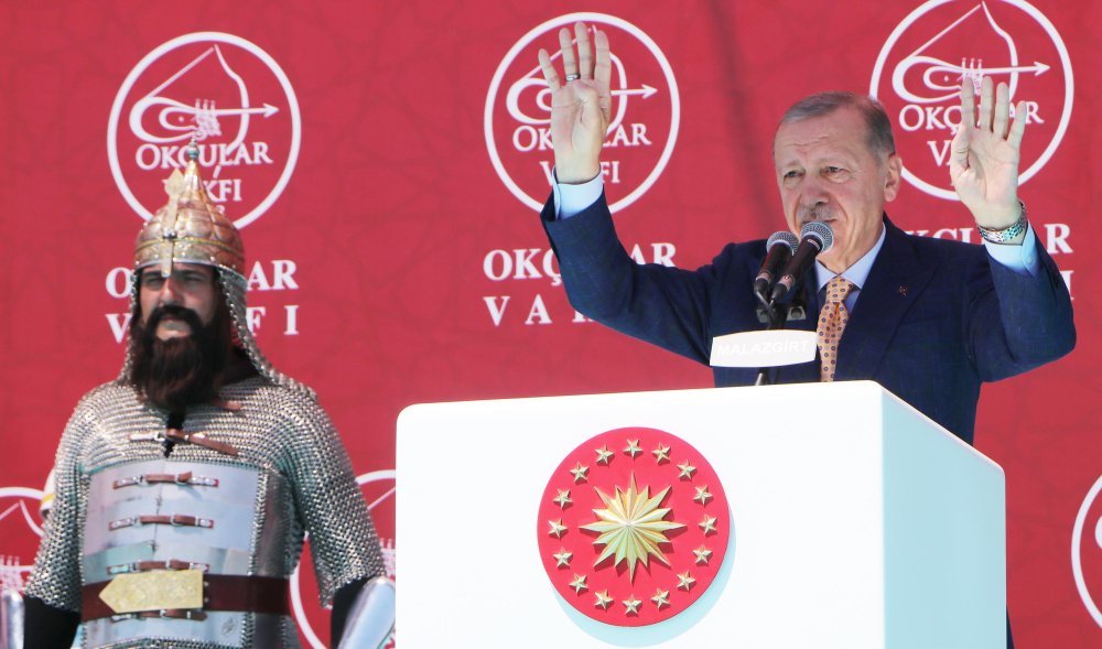 Cumhurbaşkanı Erdoğan: Türkiye Yüzyılı'nı gençlerimizle inşa edeceğiz