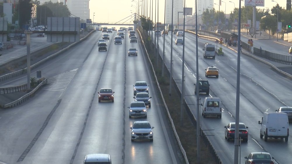 30 Ağustos nedeniyle yollar boş kaldı: Yoğunluk oranı yüzde 8