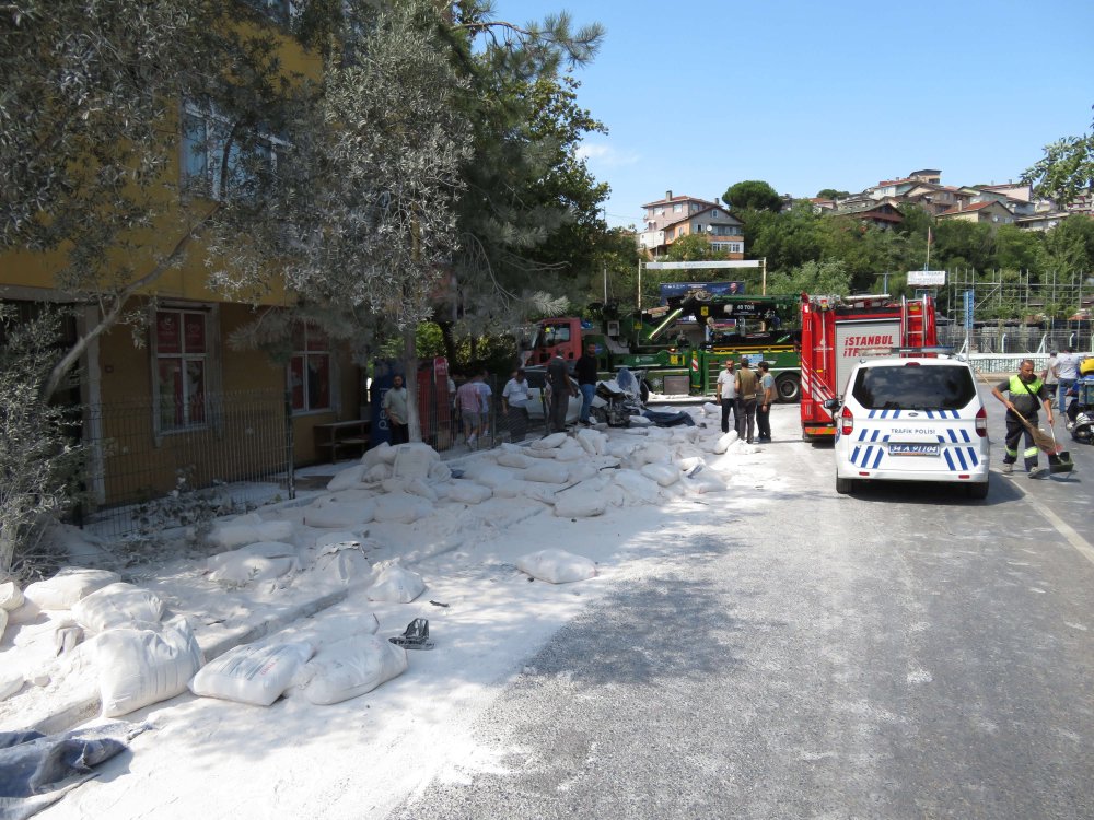 Alçı yüklü kamyon dehşet saçtı: Yaralılar var